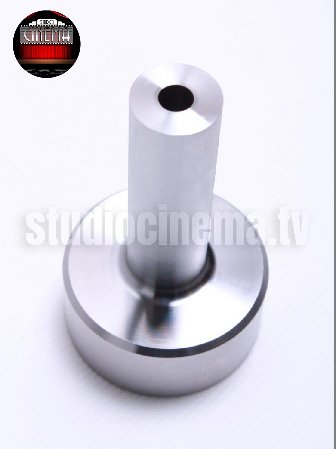 BOTADOR DE ACERO especializados para la industria del moldeo de plastico Fotografia de producto industrial Studio Cinema