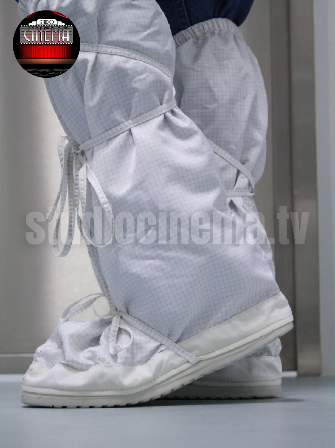 BOTAS ANTIESTATICAS, BLANCO Uniformes antiestaticos especializados para la industria automotriz Fotografia de producto industrial Studio Cinema (1)